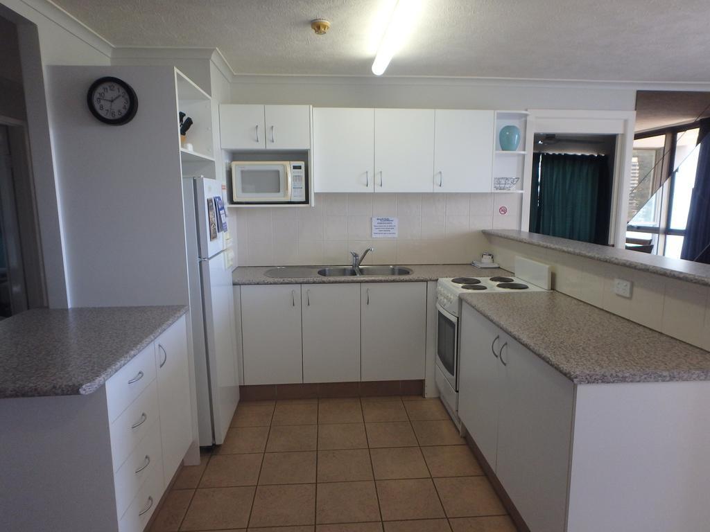 Burleigh Gardens North Hi-Rise Holiday Apartments Gold Coast Room photo