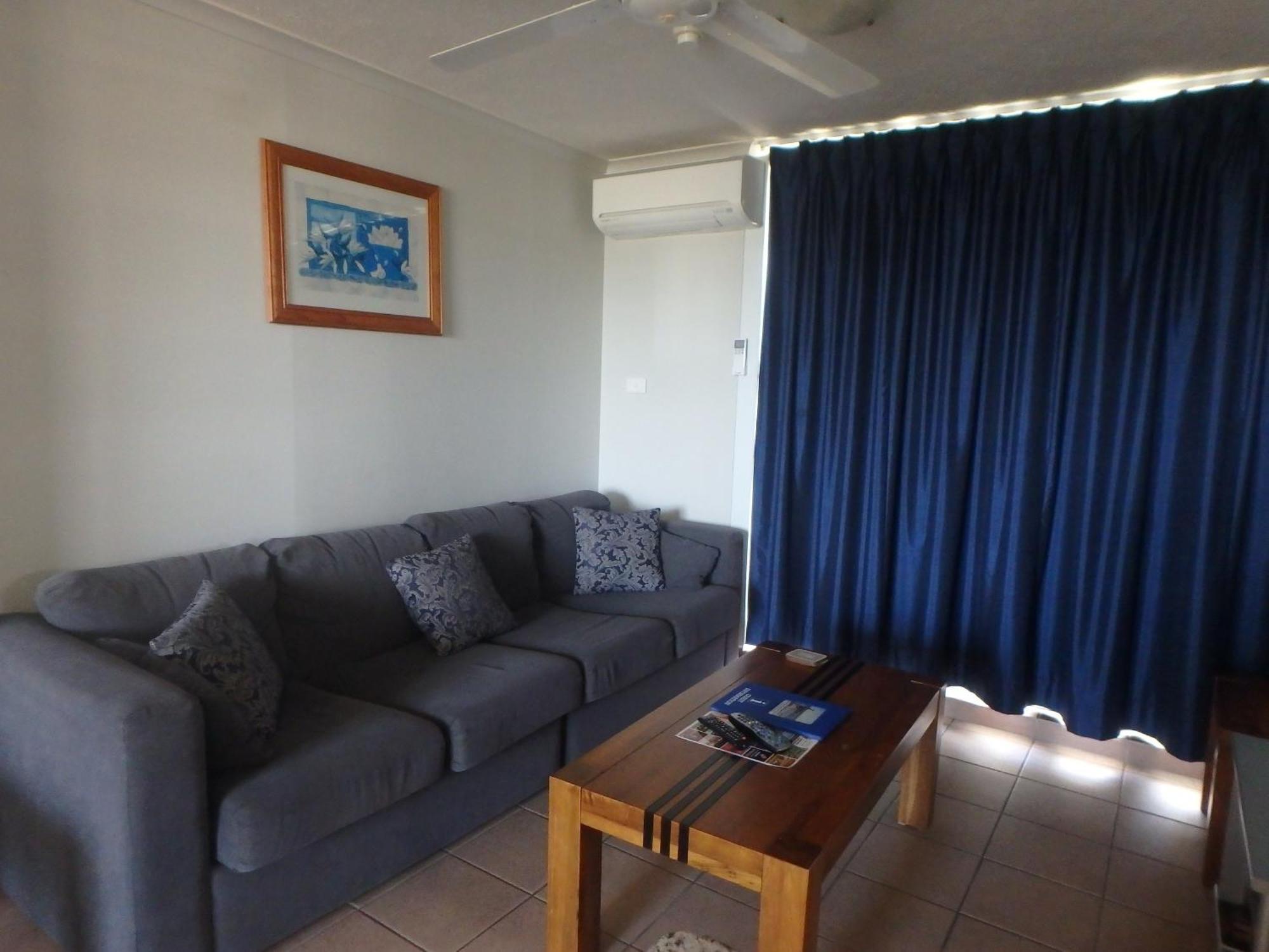 Burleigh Gardens North Hi-Rise Holiday Apartments Gold Coast Room photo